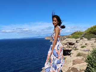 Gaenor anal nude toy