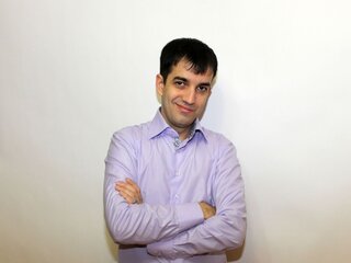 MaxLuter shows fuck pictures